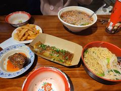 -爆炸头阿姨小四川正宗川味小吃(无任何分店)