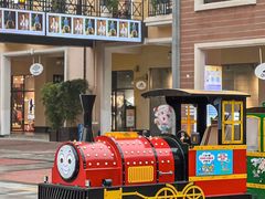 -王府井奥莱临潼小镇(临潼店)