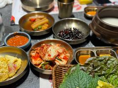 -草家酱蟹炭火烤肉店(珲春南路二店)