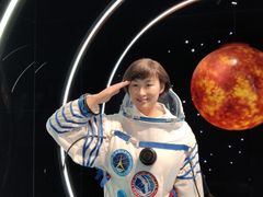 -厦门帷幕开啦红地毯蜡像艺术馆