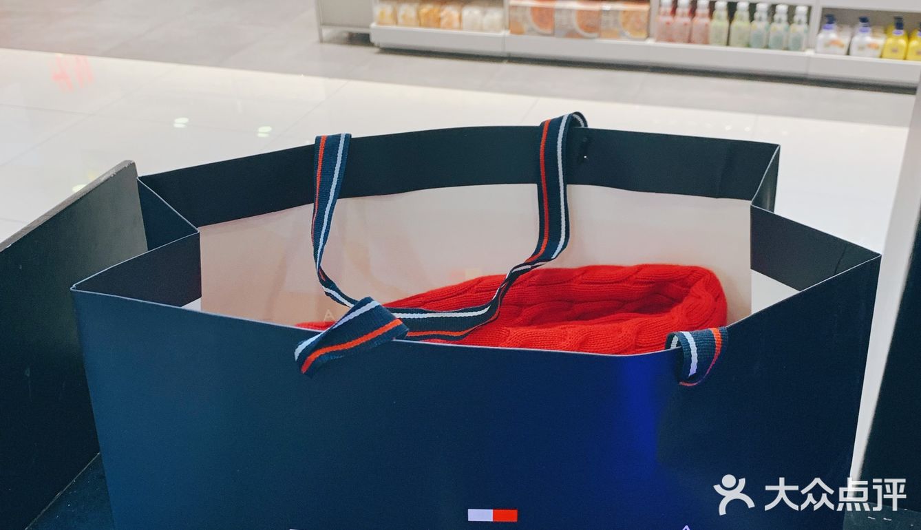 TOMMY 全场一折99元起，买件红色毛衫欢喜过春节