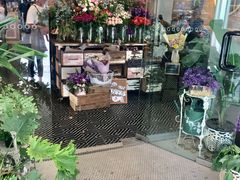 -FLOVIE FLORIST CAFE