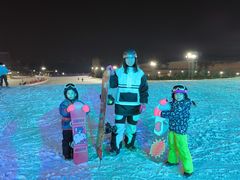 -采薇庄园四季滑雪场