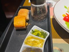 餐前面包蒜黄油-安妮意大利餐厅(国贸店)