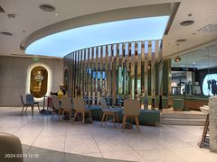 -奈雪的茶(亨特国际广场店)