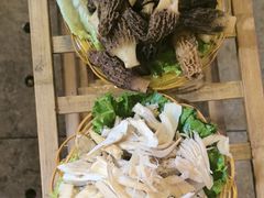 -菌海森林·非遗野生菌火锅(西山区滇池路摩根道店)