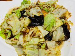 木耳白菜爆豆腐-恩宏德餐馆(平山道店)