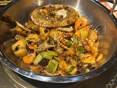 -七欣天香辣蟹火锅(上海银亿滨江店)