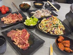 -啊美丽炭火烤肉(滑翔一店)