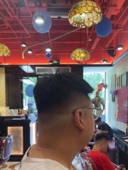 -东方先生国潮男士理发馆