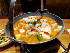 -老滇山寨•云南特色菜•地方菜•民族风情歌舞表演(金碧店)