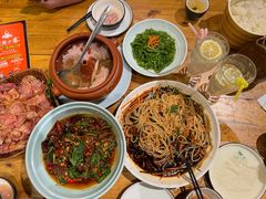 -老滇山寨•云南特色菜•地方菜•民族风情歌舞表演(金碧店)