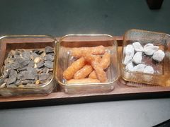 -忆江南·临江鱼馆