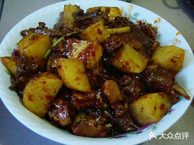 土豆烧鸡这样做，味道棒得不得了