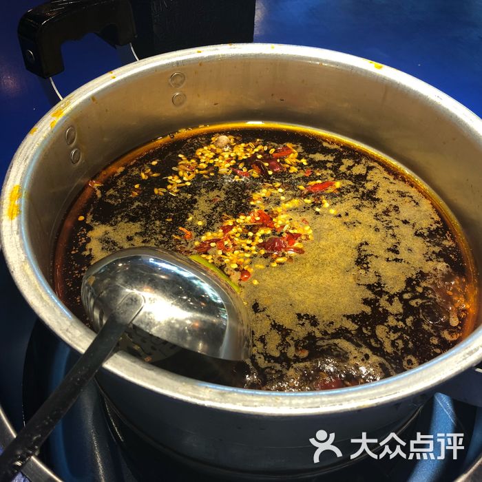 马路边边串串香