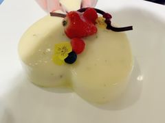 慕斯蛋糕-大中华希尔顿酒店-念自助餐·嗨啤·小龙虾