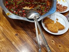 -乡土特色.冷锅鱼.牦牛肉汤锅