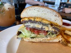 -ROAST coffee & eatery