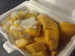 -芒果糯米饭摊子