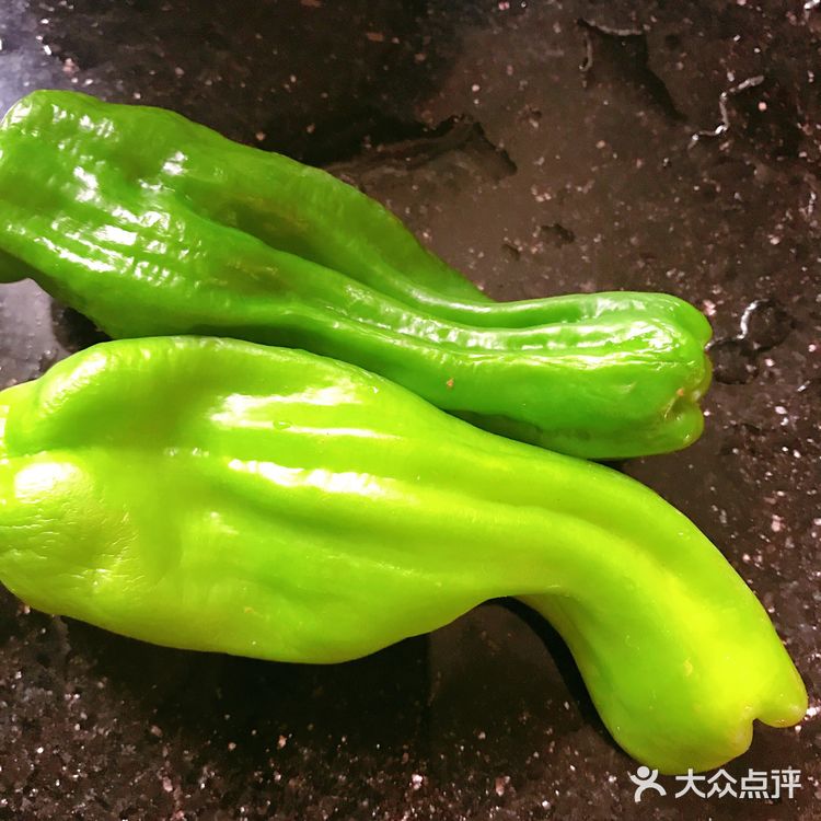 清清白白的土地炒青椒，简单易做。