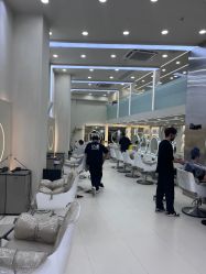 -十六番发型师事务所