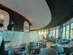 -亚洲国际大酒店·云顶阁旋转自助餐厅