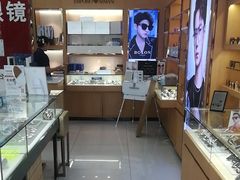 -光明眼镜·蔡司授权(徐泾店)