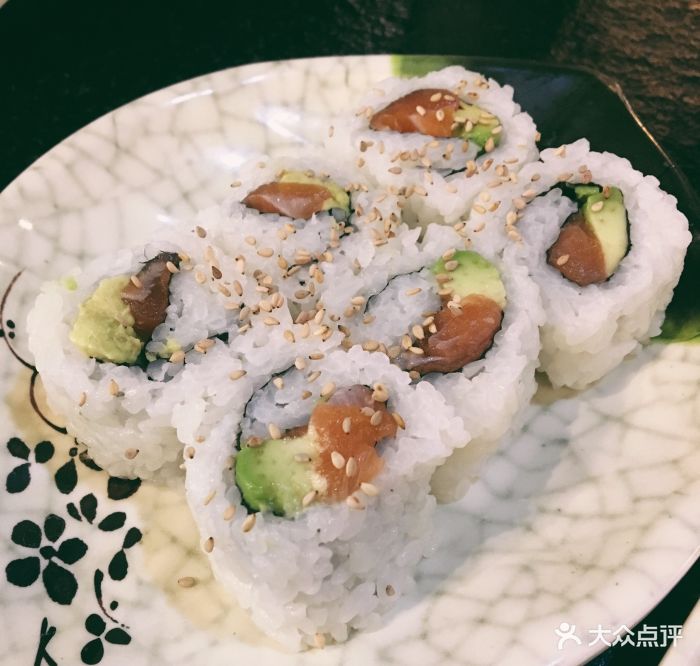 牛油果三文鱼小卷