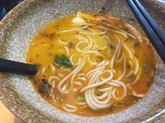 老坛酸菜牛肉-蒙自源小锅米线(金佰利店)