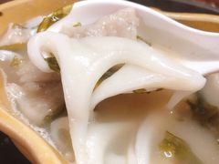 紫菜汤鱼皮饺拼水菱角-老西关濑粉(文明路店)