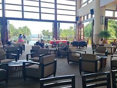 -亚龙湾喜来登·美景台大堂吧