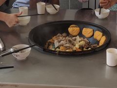 -粘豆包柴火铁锅炖