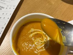 南瓜浓汤-HELLO 27 意面·沙拉·帕尼尼