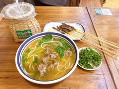 -云阿蛮云南生烫牛肉米线(奉贤路店)