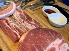 -江南猪肉商会无限续吃(弘大店)