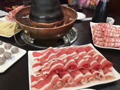 -楼外楼大刀肉传统火锅居(繁荣路店)