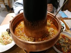 铜锅饵块油焖鸡-一坐一忘云南菜(嘉里中心店)