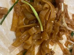 干炒牛河-粤仔湾砂锅粥(金太湖店)