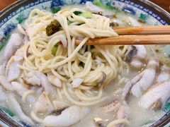 招牌黄鱼面-明呈黄鱼面馆(斜土路店)