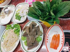 -四囍码头海鲜烧烤自助火锅(外滩南京东路悦荟广场店)