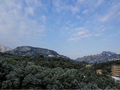 校园远眺峨眉山-西南交通大学(峨眉校区)