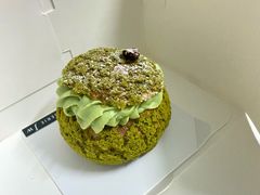 开心果奶油草莓泡芙-方炉·天然食材面包店(青秀店)