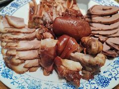 -老天桥酱肉烧饼夹肘子(天桥店)