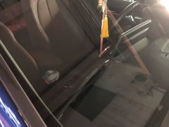 -鲨鱼皮汽车凹陷玻璃修复(静安店)