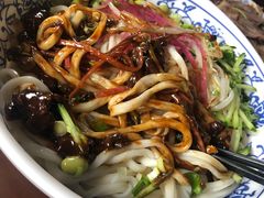 -亿诣蝎府炸酱面羊蝎子火锅(酷车小镇店)