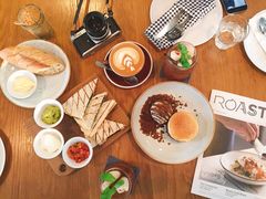 -ROAST coffee & eatery
