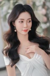 -艾米丽婚纱礼服