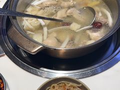 -喃喃椰·糟粕醋·椰子鸡火锅(七堡花园店)