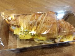 鸡肉芝士可颂-A30 BISTRO