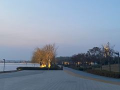 -郑东新区龙湖公共艺术中心